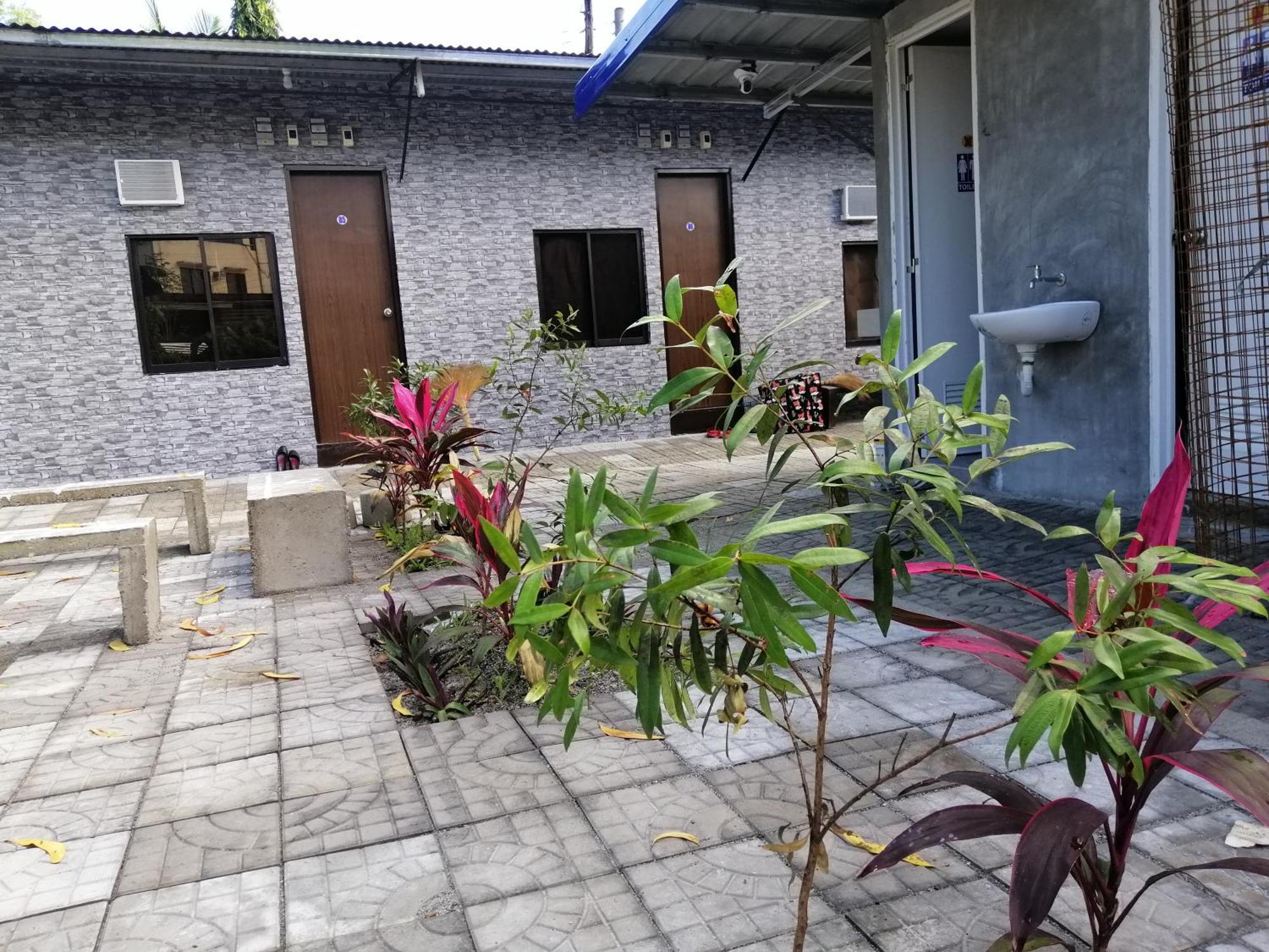 Albergue Katrina'S Dorm Tarlac City Exterior foto