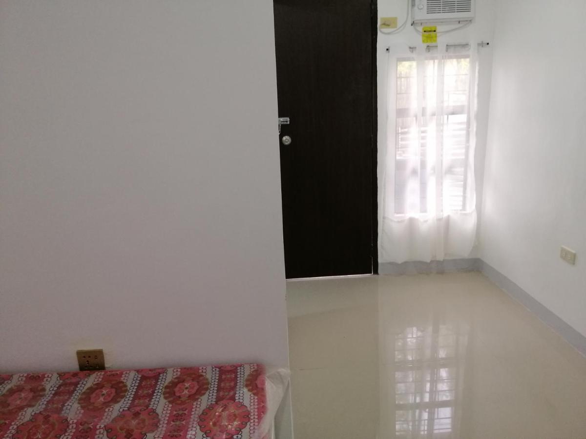 Albergue Katrina'S Dorm Tarlac City Exterior foto
